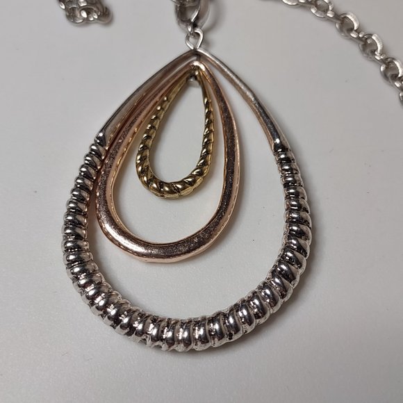 Very Long 39 Inch Chain With Tear Drop Shaped Pendant - Picture 2 of 9